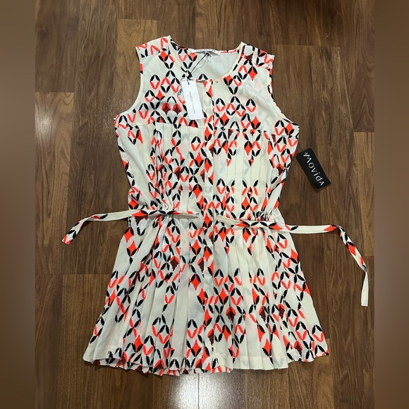 Pleated print dress - Picture 1 of 2